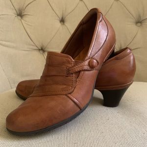 Cobb Hill by New Balance leather slip on heels